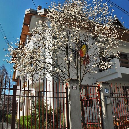 Pension La Noblesse บูคาเรสต์ ภายนอก รูปภาพ